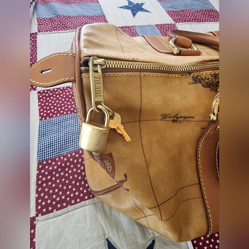 Vintage Alviero Martini Bag With Lock And Key - Picture 3 of 10